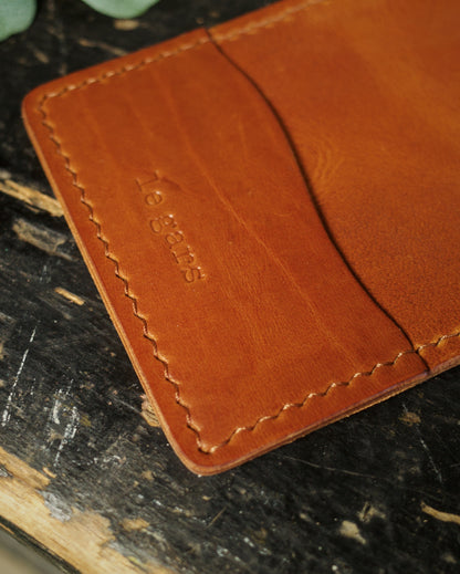 HoMa Wallet – English Tan Compact Men’s Leather Bifold (Horween Derby)