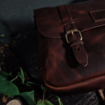 Load image into Gallery viewer, Dark-brown Champlain satchel
