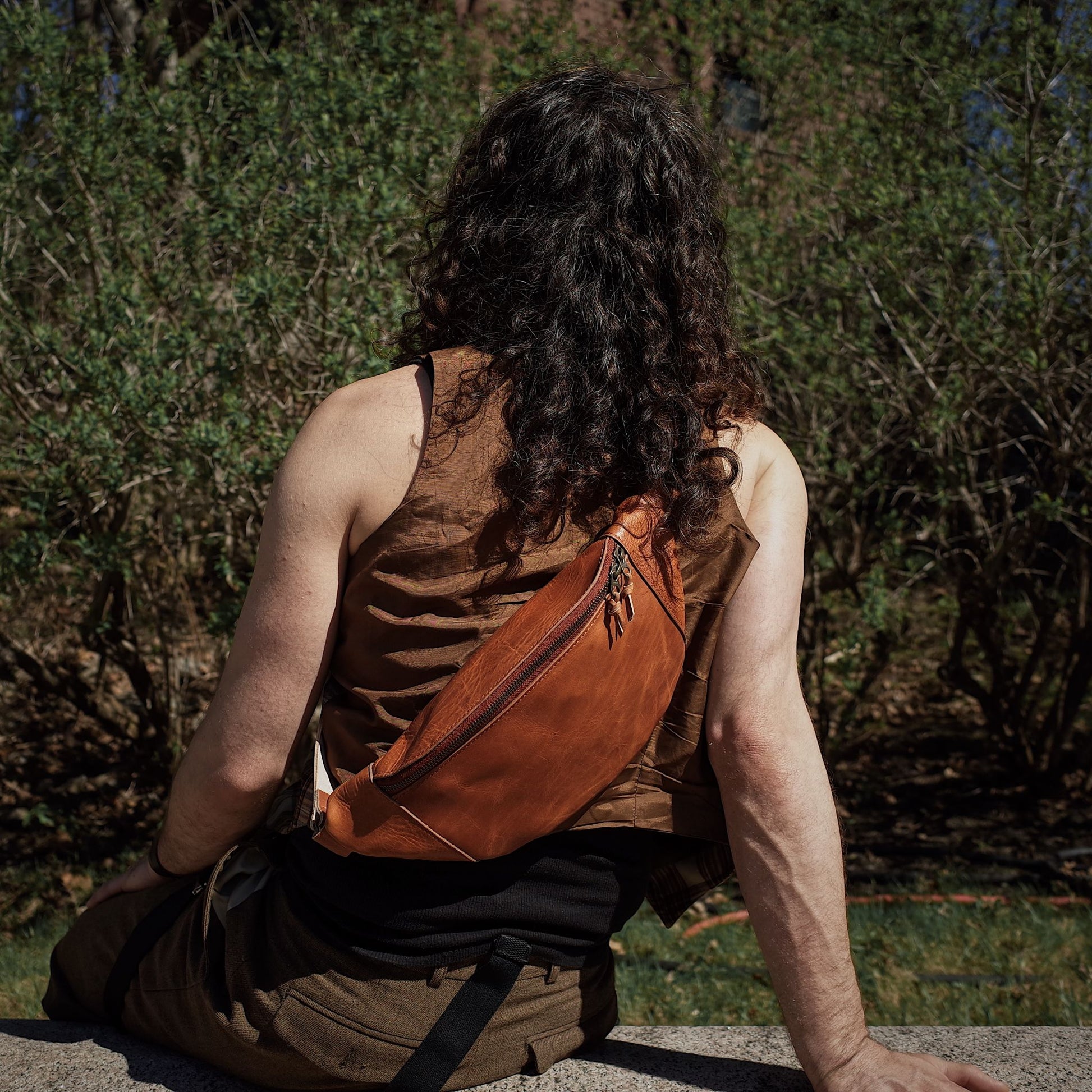 Hand-stitched English tan leather fanny pack with premium zipper

