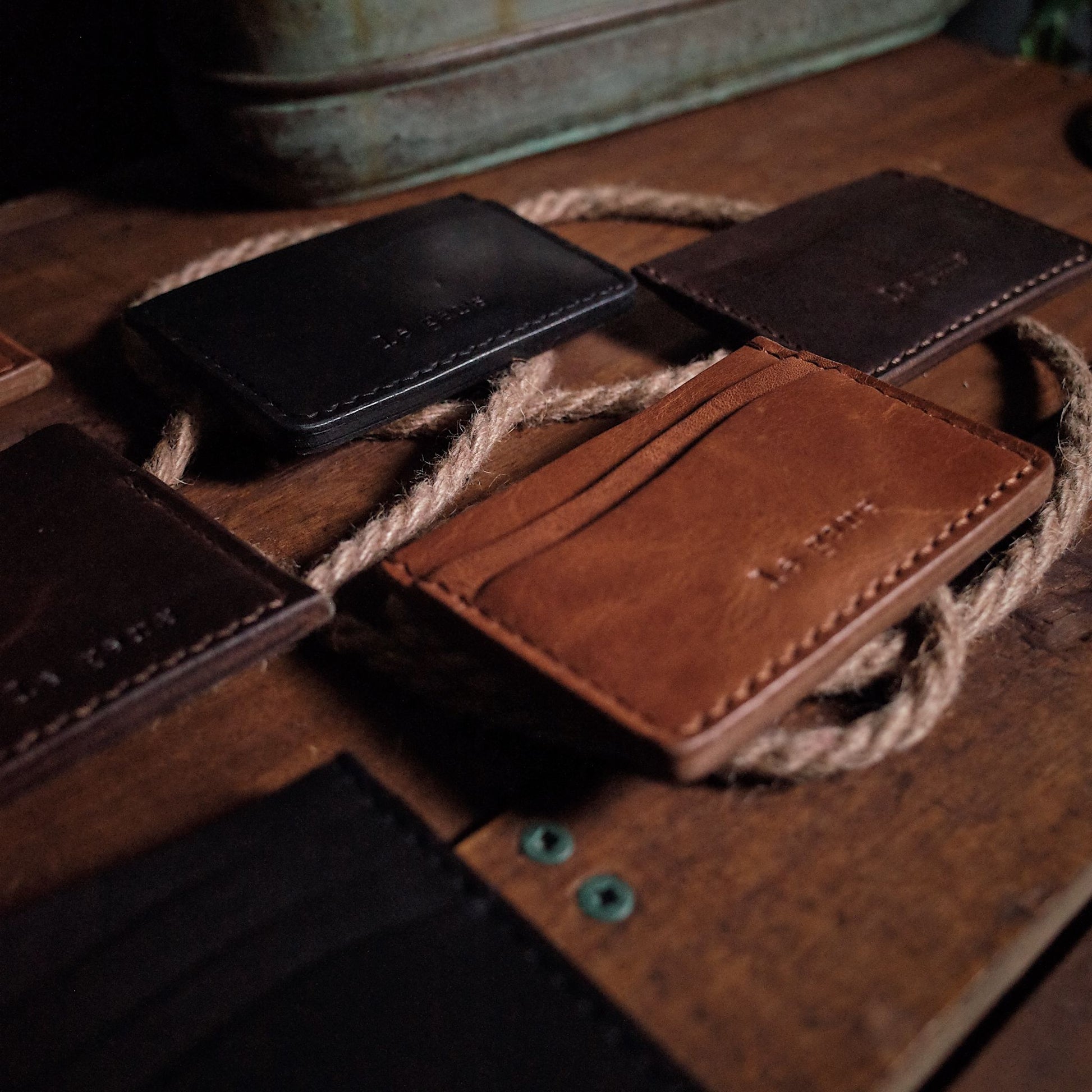 Premium Beaubien wallet in saddle tan leather